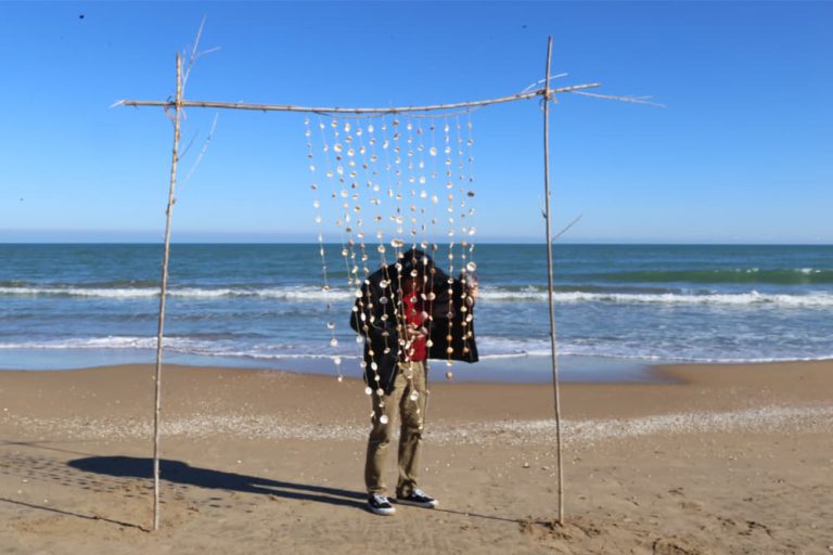 FROILÁN SÁNCHEZ CABALLERO. Hilos que hablan. Sonidos de la inmigración